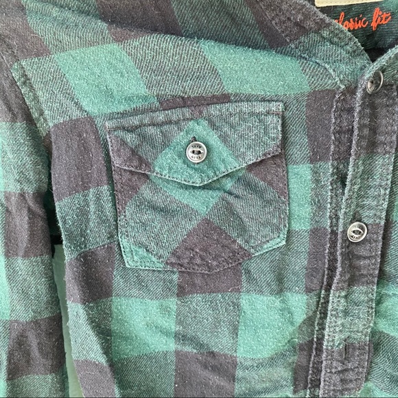 Aritzia TNA Green Flannel Button Down - Picture 6 of 7